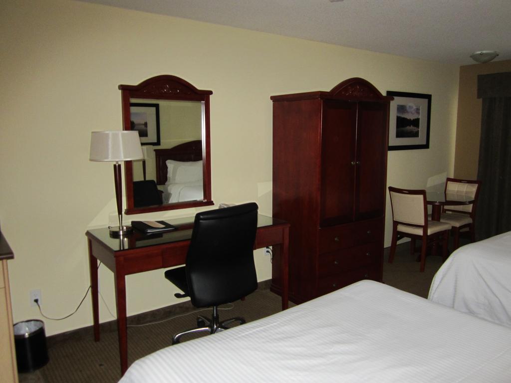 Trend Mountain Hotel & Conference Centre Tumbler Ridge Zimmer foto
