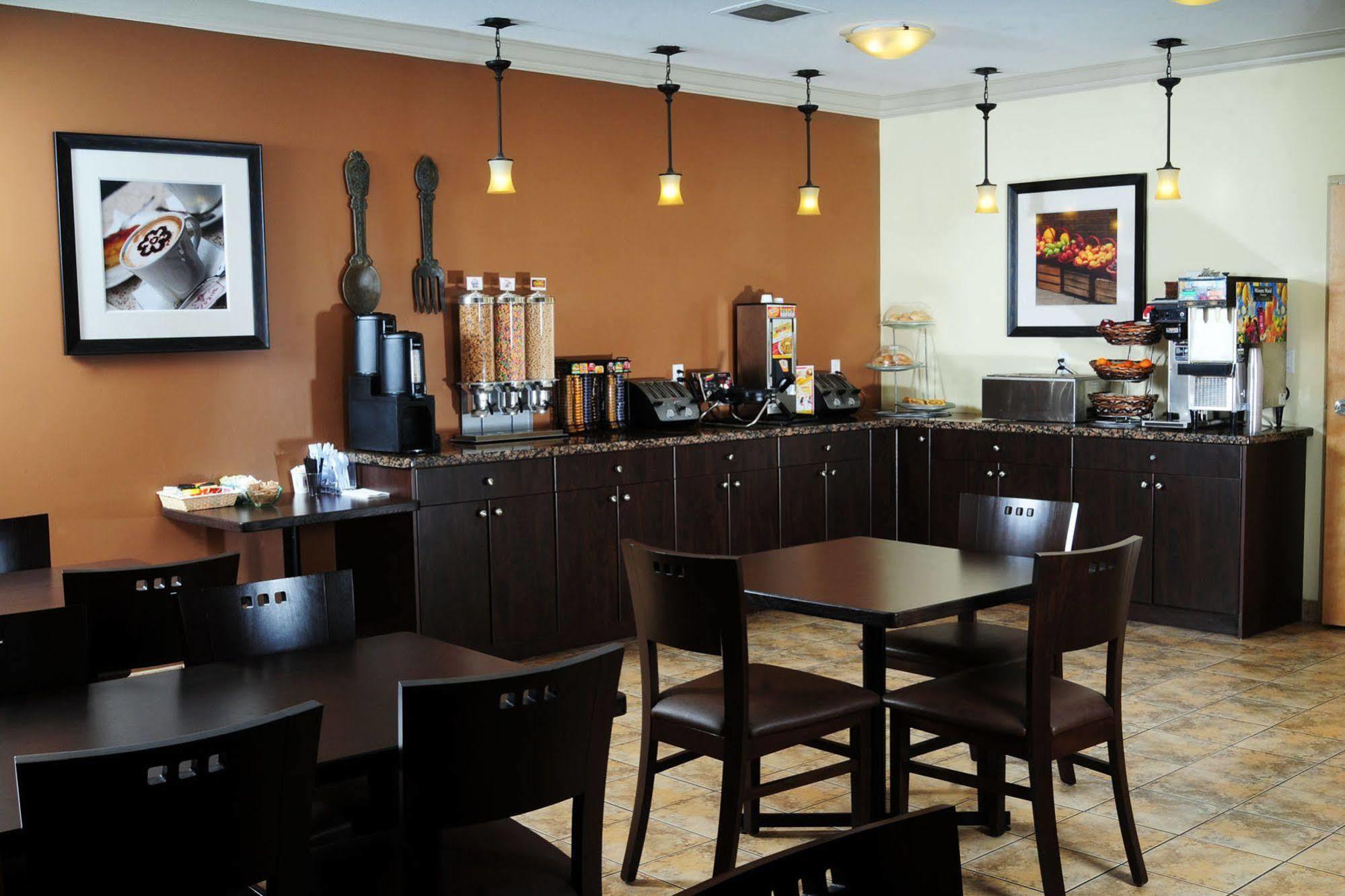 Trend Mountain Hotel & Conference Centre Tumbler Ridge Restaurant foto